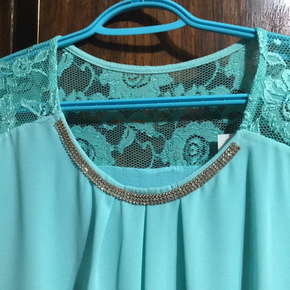 Women blouse - Picture 2 of 4